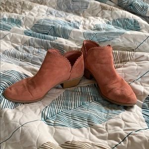 Size 5 (fit like a 6/6.5 in most brands) booties!